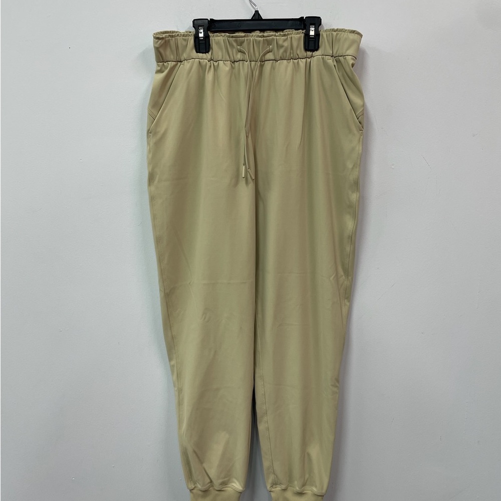 Lululemon Women’s Tan Stretch High Rise Joggers Size 10